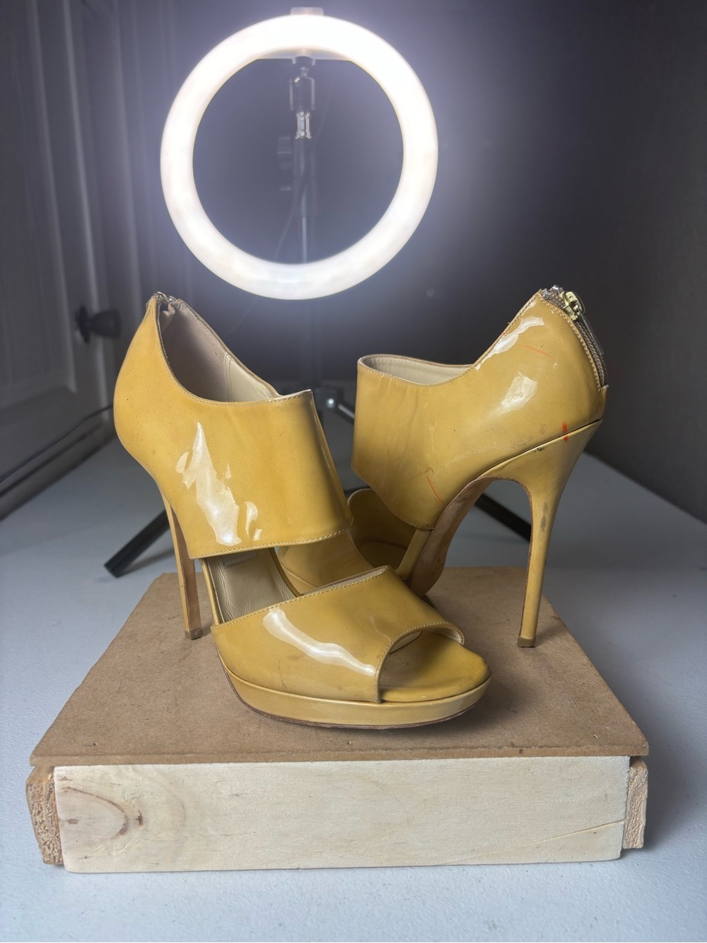Jimmy Choo Sz 38 / US 8 Yellow patent leather platform heels with zipper